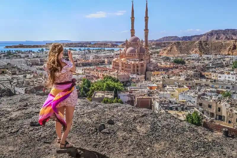 una donna a sharm egitto , tour cairo e sharm una donna a sharm egitto , tour cairo e sharm