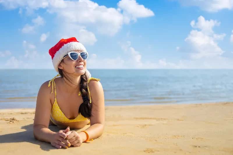 una donna si rilassa al mar rosso egitto , pacchetti egitto capodanno una donna si rilassa al mar rosso egitto , pacchetti egitto capodanno